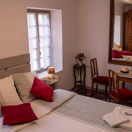 Une Suite Au Jardin Hyenville Esterno foto